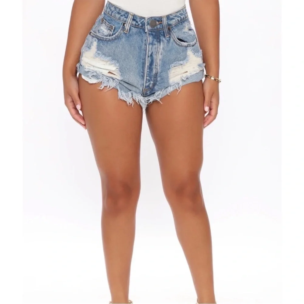 NEW! Fashion Nova - Light Wash High Rise Summer Distressed Denim Shorts Size L
